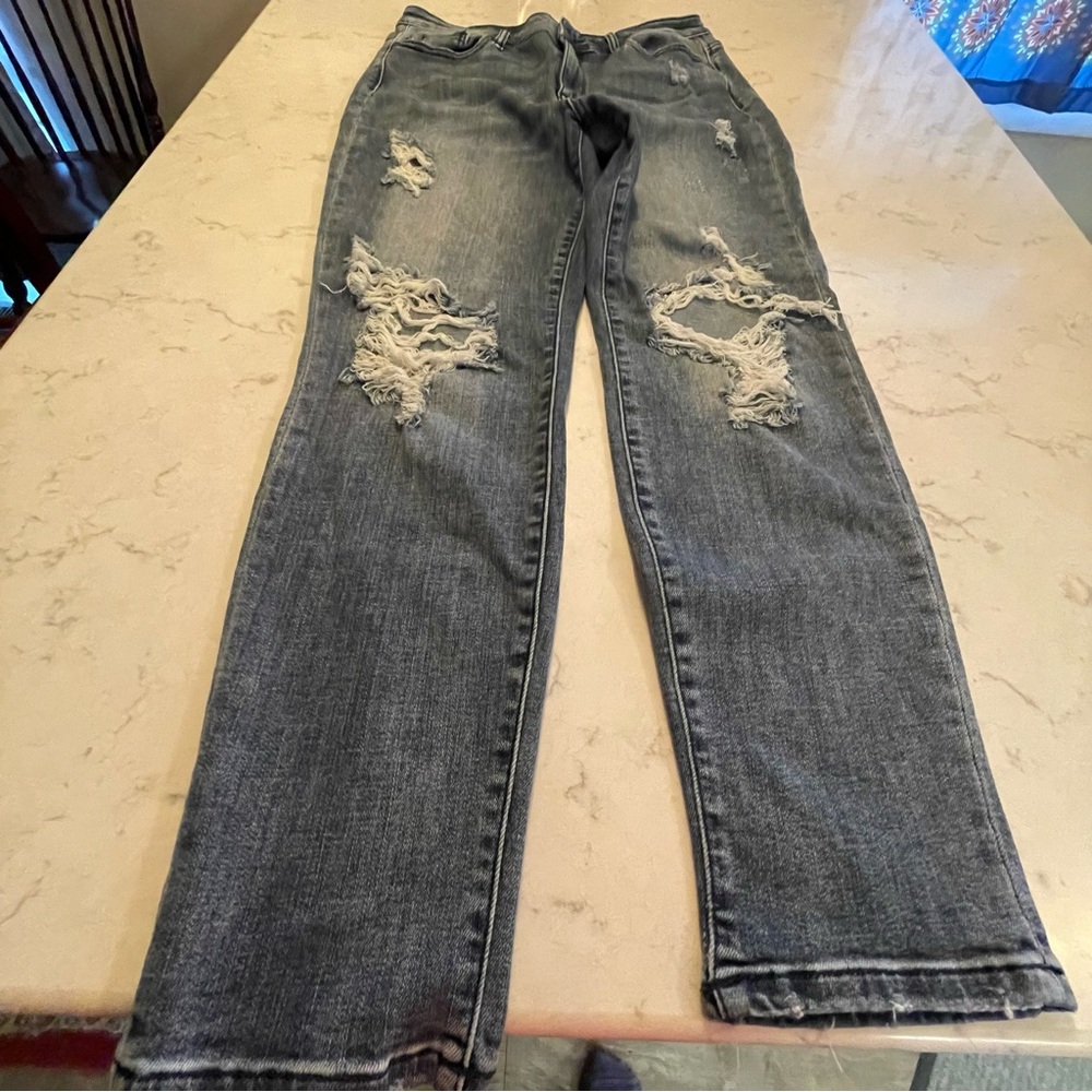 Judy Blue Boyfriend Fit Denim Jeans. Item # 11043